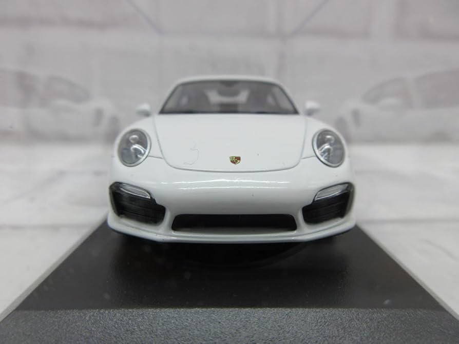 Porsche 911 Coupe 1978-88 ホワイト 限定版1:43 Porsche 911 Coupe 1978-88 ホワイト 限定版1:43 Minichamps